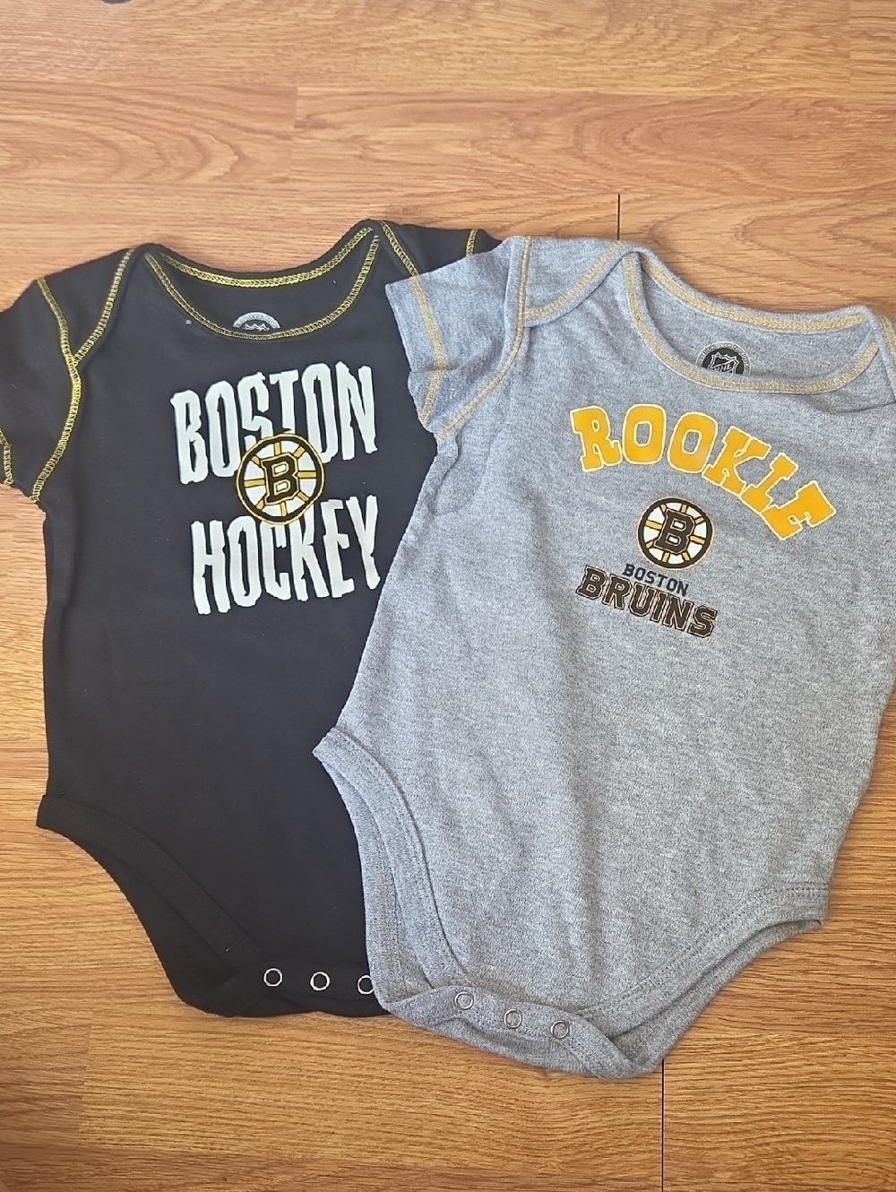 Boston Bruins Baby Set 18M 2pc Bodysuits 'Rookie" Boston Hockey NHL